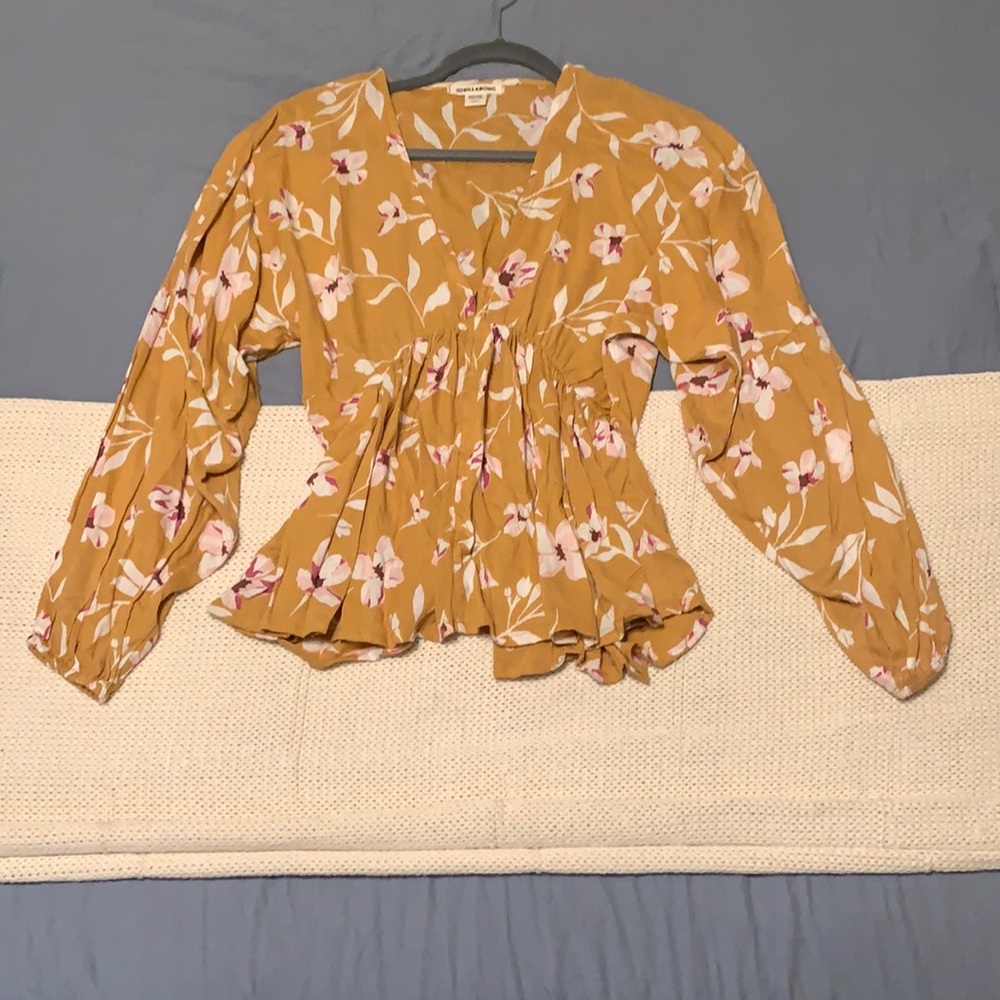 BILLABONG yellow floral blouse